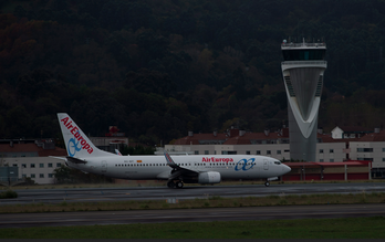 Aeropuerto de Loiu. (Luis JAUREGIALTZO/FOKU).