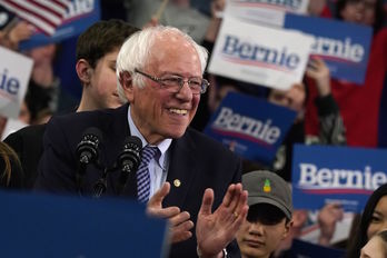 Bernie Sanders, tras conocer su victoria en New Hampshire. (Timothy A. CLARY /AFP)