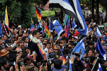 Luis Arce, candidato presidencial del MAS, tras registrar su candidatura ante el TSE en La Paz a principios de mes. (Jorge BERNAL / AFP)