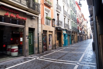 Calle vacía de Iruñea por el estado de alarma generado por el coronavirus. (Iñigo URIZ/FOKU)