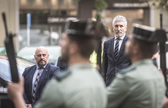 Fernando Grande-Marlaska, en su visita el cuartel de Guardia Civil de Iruñea. (Jagoba MANTEROLA / FOKU)