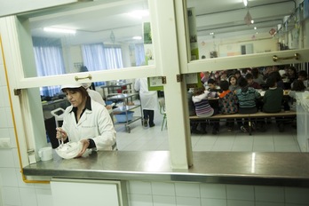 Comedor de la escuela Gainzuri de Urretxu. (Gari GARAIALDE | FOKU)