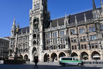 La Policía vigila la plaza Marienplatz, en Munich. (Christof STACHE/AFP)