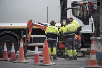 Se espera que el descenso de la actividad laboral sirva para que desciendan los contagios por el COVID-19. (Juan Carlos RUIZ / FOKU)