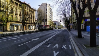 Vista de una vacía avenida de Nafarroa Beherea de Iruñea. (FOTOGRAFÍAS: Iñaki VIGOR)