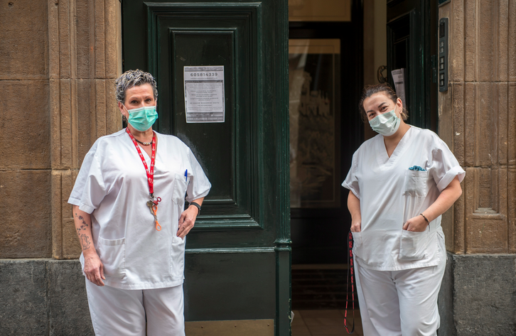 Trabajadoras de la residencia de ancianos El Arenal, en Bilbo. (Marisol RAMIREZ/FOKU).