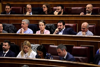 El grupo de EH Bildu, en la fila central. (J. DANAE/FOKU)