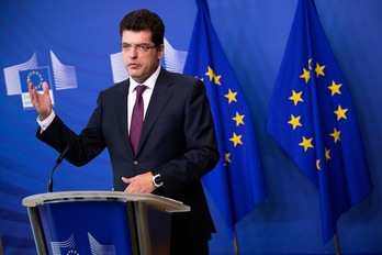 Janez Lenarcic krisi egoeretarako europar komisarioa, koronabirusaz mintzatzen. (Francisco SECO/POOL/AFP)