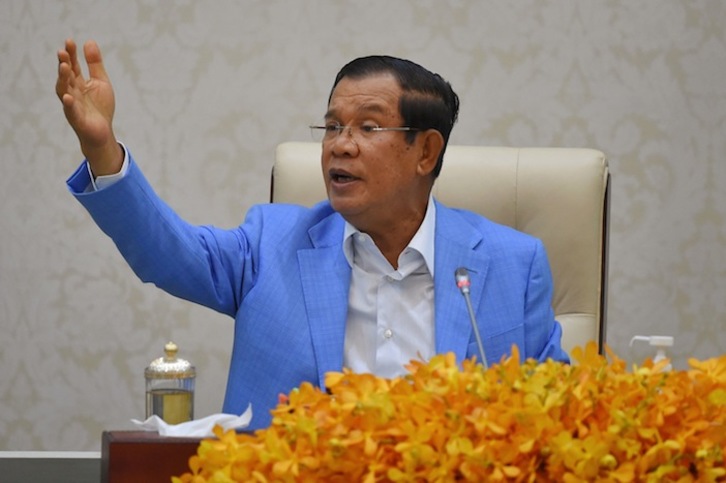  Hun Sen lehen ministro kanbodiarra prentsaurrean. (TANG CHHIN SOTHY-AFP)