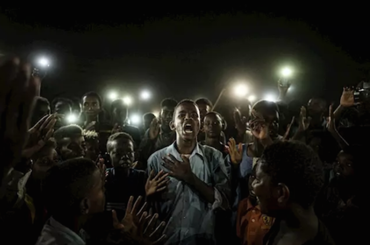 Fotografía galardonada con el World Press Photo. (Yasuyoshi CHIBA / AFP)