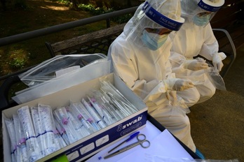 La ICS ha achacado falta de fiabilidad a los tests serológicos. (Lluis GENE / AFP PHOTO)