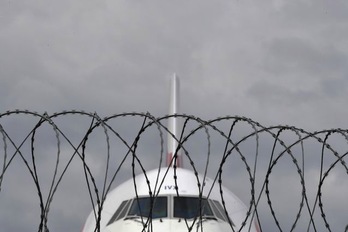 Las aerolíneas europeas sufrirán un importante retroceso en ingresos. (Ben STANSALL/AFP)