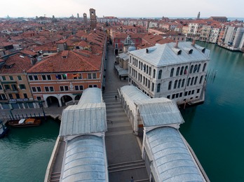 Vista de una Venecia casi desierta. (Marco SABADIN | AFP)