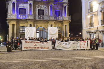 Protesta en Iruñea contra el reglamento de pisos turísticos. (Idoia ZABALETA/FOKU)