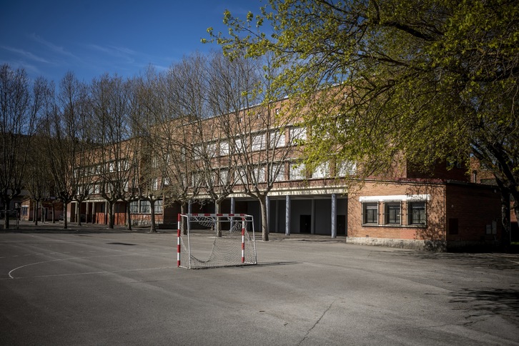 Colegio público San Martín cerrado por el Covid-19. (Jaizki FONTANEDA/FOKU)