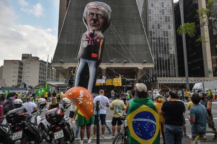 Jair Bolsonaroren aldekoen manifestaldia Sao Paulon, Joao Doria gobernadoren aurka, konfinamendua gogortu duela-eta. (Nelson ALMEIDA / AFP PHOTO)