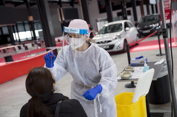 Test rápidos a trabajadores de Sanidad en Iruñea. (Iñigo URIZ/FOKU)