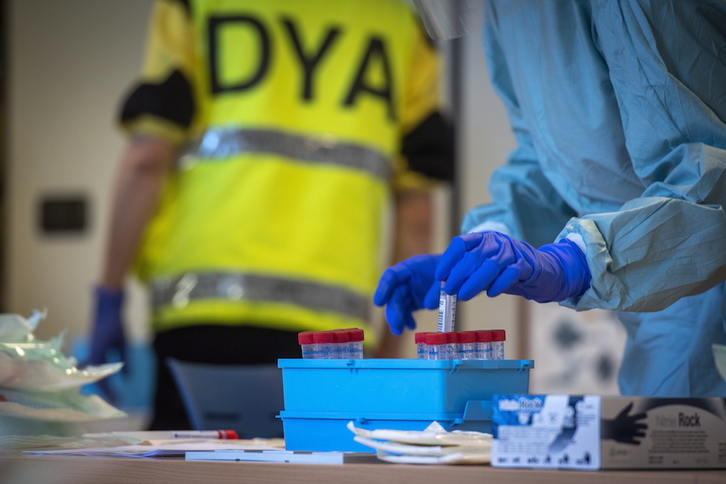 Test realizados en Getaria por voluntarios de la DYA. (Gorka RUBIO / FOKU)