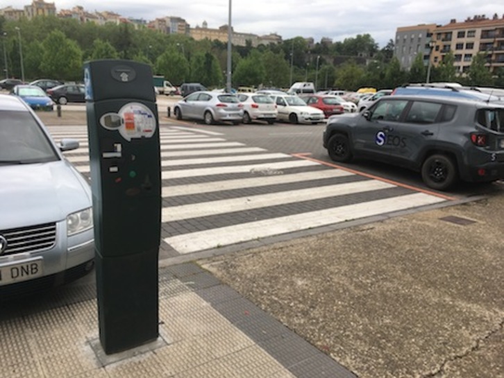 La zona azul en Iruñea seguirá igual en julio tras suspenderse los sanfermines.