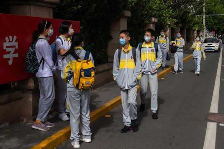 Los escolares chinos reanudaron las clases el pasado 27 de abril. (Nicolas ASFOURI/AFP)