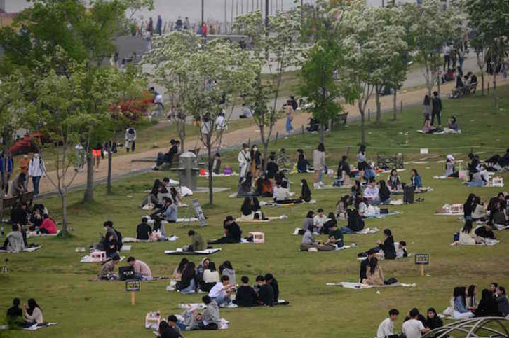 Parque en Seúl, donde se ha registrado un nuevo brote. (Ed JONES/AFP)