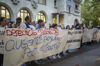 Concentración en apoyo a los vecinos de Olarizu el pasado mes de octubre. (Jaizki FONTANEDA/FOKU)