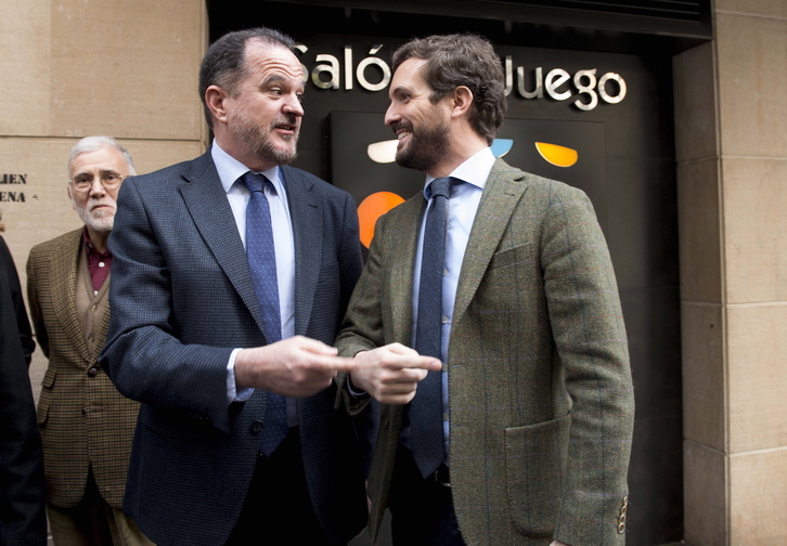 Carlos Iturgaiz eta Pablo Casado, Gasteizen. (Raul BOGAJO/FOKU)