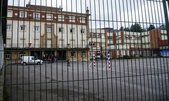 Imagen de l instituto de bachillerato de Laudio. (Luis JAUREGIALTZO/FOKU)