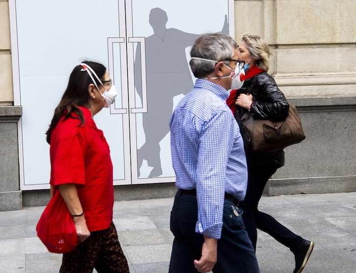 El uso de mascarillas será obligatorio en la vía pública si no se garantiza la distancia de seguridad. (Luis JAUREGIALTZO/FOKU)