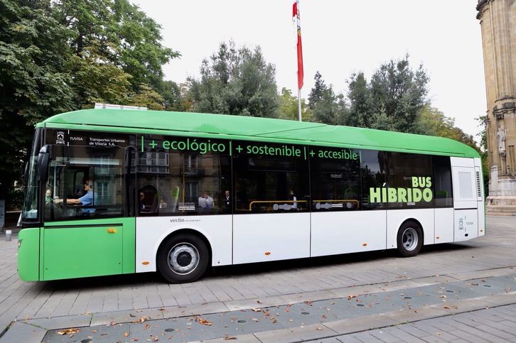 Un autobús de Tuvisa, en Gasteiz. (AYUNTAMIENTO DE GASTEIZ)