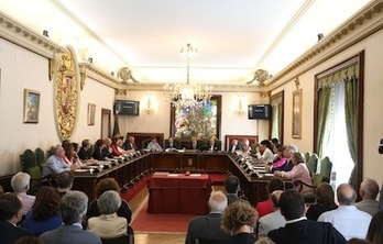 Imagen de archivo de un pleno del Ayuntamiento de Iruñea.