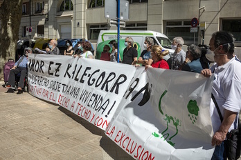 Concentración celebrada este jueves en Gasteiz. (Jaizki FONTANEDA/FOKU)