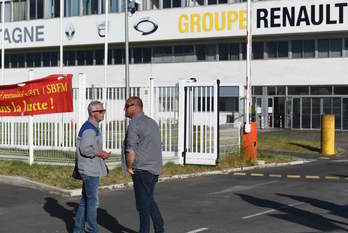 Protesta ante unas instalaciones de Renault en Caudan (Bretaña). (Fred TANNEAU/AFP)