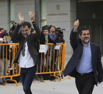 Jordi Cuixart y Jordi Sánchez, antes de comparecer ante la Audiencia Nacional, fueron condenados a nueve años de prisión. (J. DANAE(FOKU)