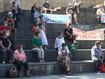 Los pensionistas no se han manifestado este lunes solo en las capitales, también en localidades como Tolosa. (Andoni CANELLADA/FOKU)