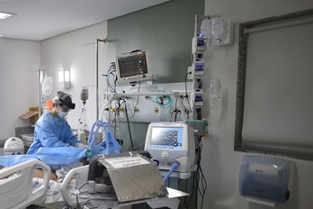 Una UCI del Hospital Santa Casa de Belo Horizonte, en Brasil. (Douglas MAGNO | AFP)