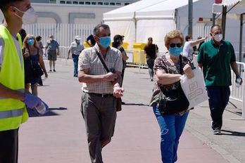 La cifra de mortandad y contagios sigue descendiendo a nivel estatal, pero con discrepancias. (Javier SORIANO/AFP)