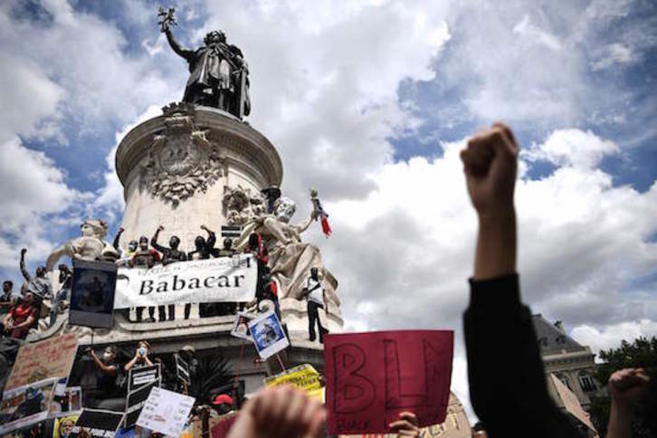Manifestaciónn en París. (Anne-Christine POUJOULAT / AFP)