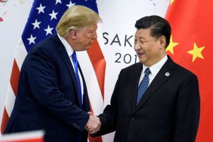 El presidente de EEUU, Donald Trump, con su homólogo chino, Xi Jinping. (Brendan SMIALOWSKI/AFP