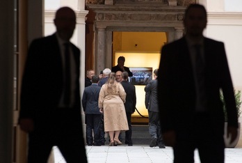  El negociador ruso, Serguei Riabkov, a su llegada al hotel escenario del encuentro. (Joe KLAMAR-AFP)