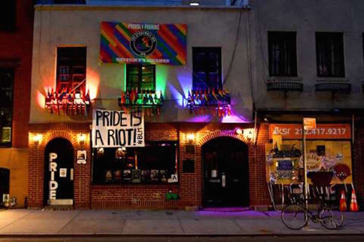 Entrada del Stonewall, en Nueva York. (Jamie MCCARTHY/AFP)