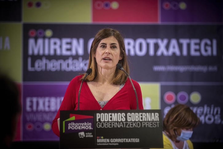 Miren Gorrotxategi (EP-IU), en un acto de campaña en Gasteiz. (Jaizki FONTANEDA | FOKU)
