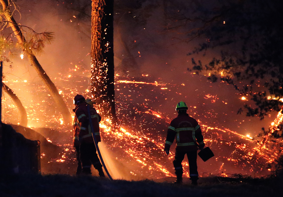 Les vent violents ont malheureusement permis la propagation de l'incendie. © Bob EDME