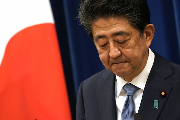 El primer ministro japonés, Shinzo Abe, durante su comparecencia. (Franck ROBICHON/POOL/AFP) 