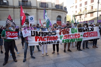 Concentración frente al Palacio de Nafarroa del Foro de la comunidad educativa de Nafarroa. (Iñigo URIZ/FOKU)