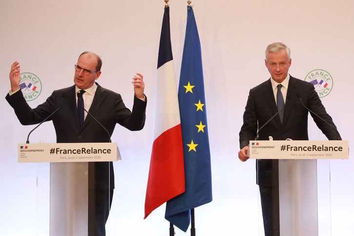El primer ministro francés, Jean Castex, expone el plan junto al ministro de Economia, Bruno Le Maire. LUDOVIC MARIN / AFP