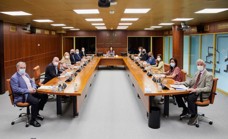 Junta de Portavoces en el Parlamento de Gasteiz. (LEGEBILTZARRA)