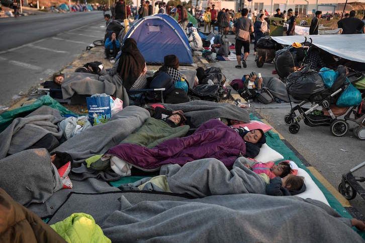 El incendio del campamento de Moria ha dejado en una situación todavía más crítica a miles de refugiados. (Louisa GOULIAMAKI/AFP)