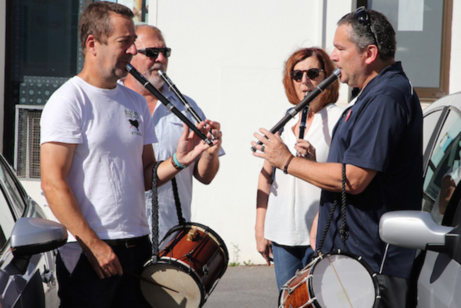 Des musiciens ont animé certaines mobilisations. Ici à Anglet. (Bob EDME)