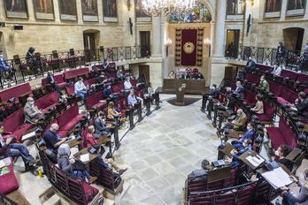 Imagen del Pleno que hoy se desarrolla en Gernika. (Marisol RAMIREZ/FOKU)